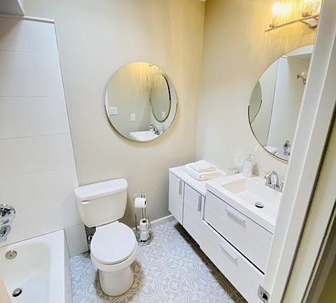 5th image of 623 S La Vista Pl