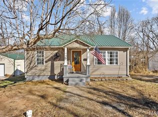 607 Nicholson Dr, Potosi, MO 63664