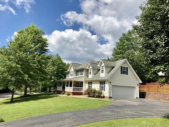 2nd image of 115 Oak Forest Dr
