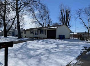 1330 Dundee Dr, New Haven, IN 46774