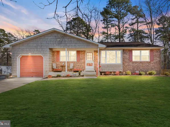 248 Centaurian Dr, West Berlin, NJ 08091