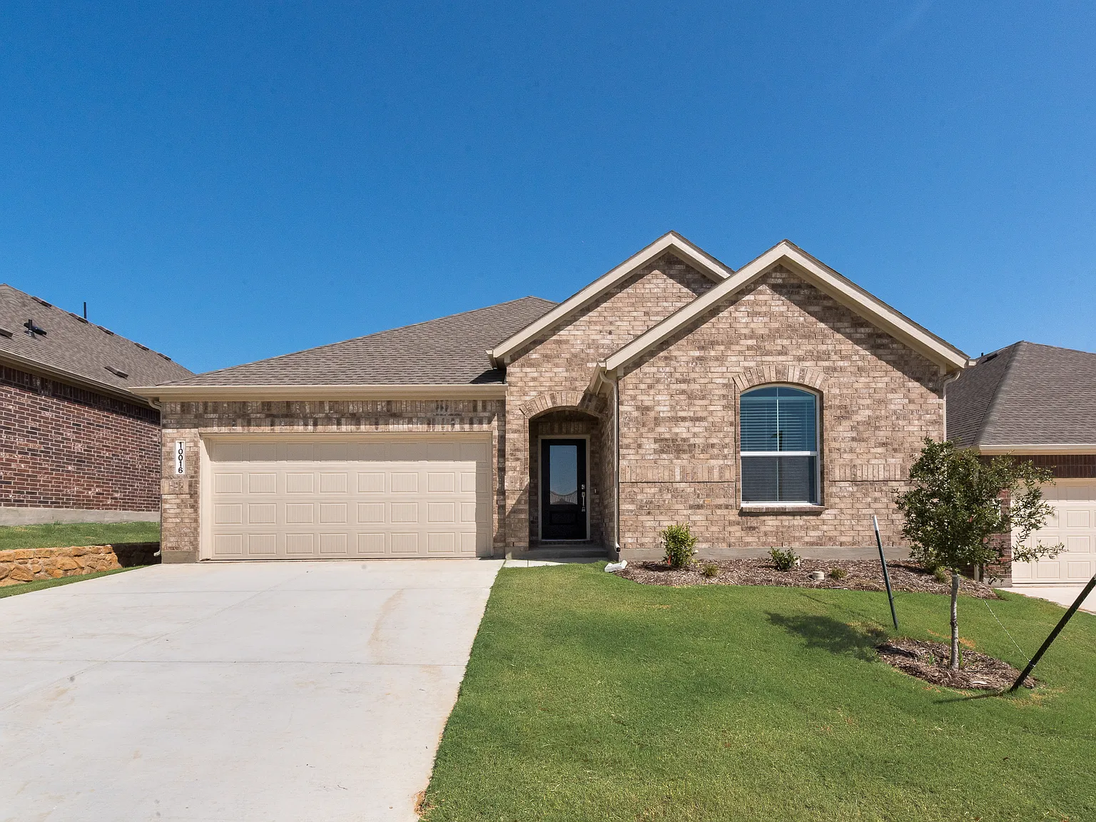 4 bed, 2062 sqft, $2,395 — Photo 1