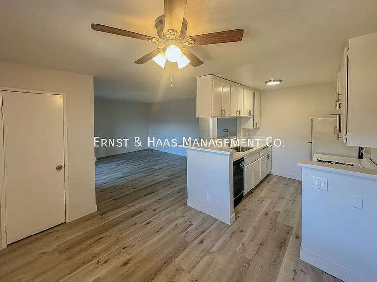 1080 Saint Louis Ave #203 — Photo 3