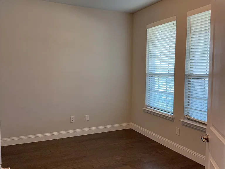 2620 Walnut Creek Ln — Photo 15