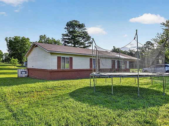 2nd image of 501 Windsor Dr