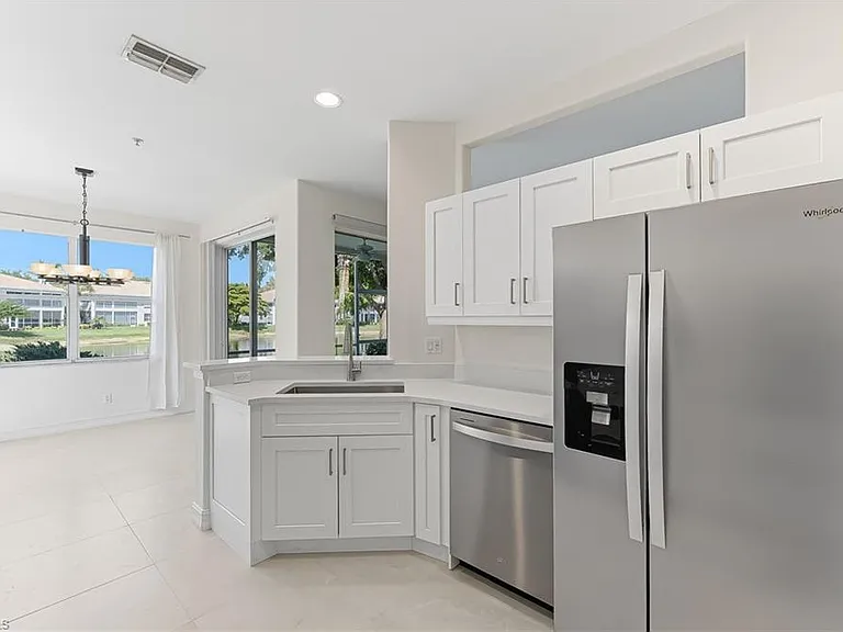 800 Carrick Bend Cir — Photo 10