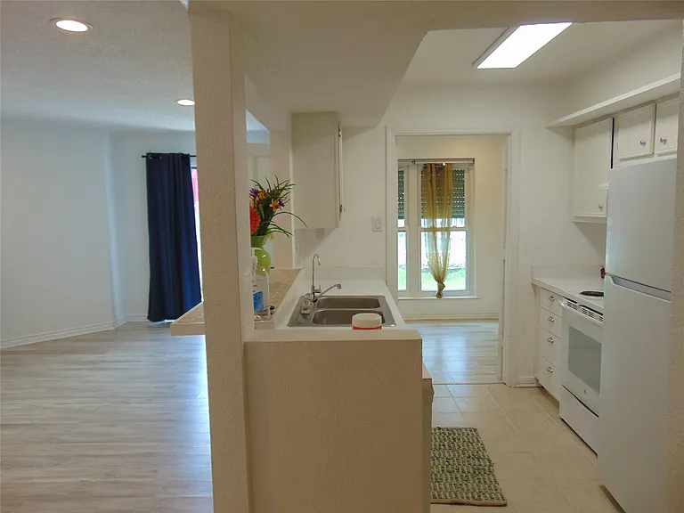 3220 69th St #G1 — Photo 4