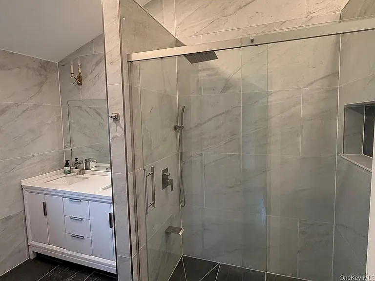 39 Jackson St #2 — Photo 2