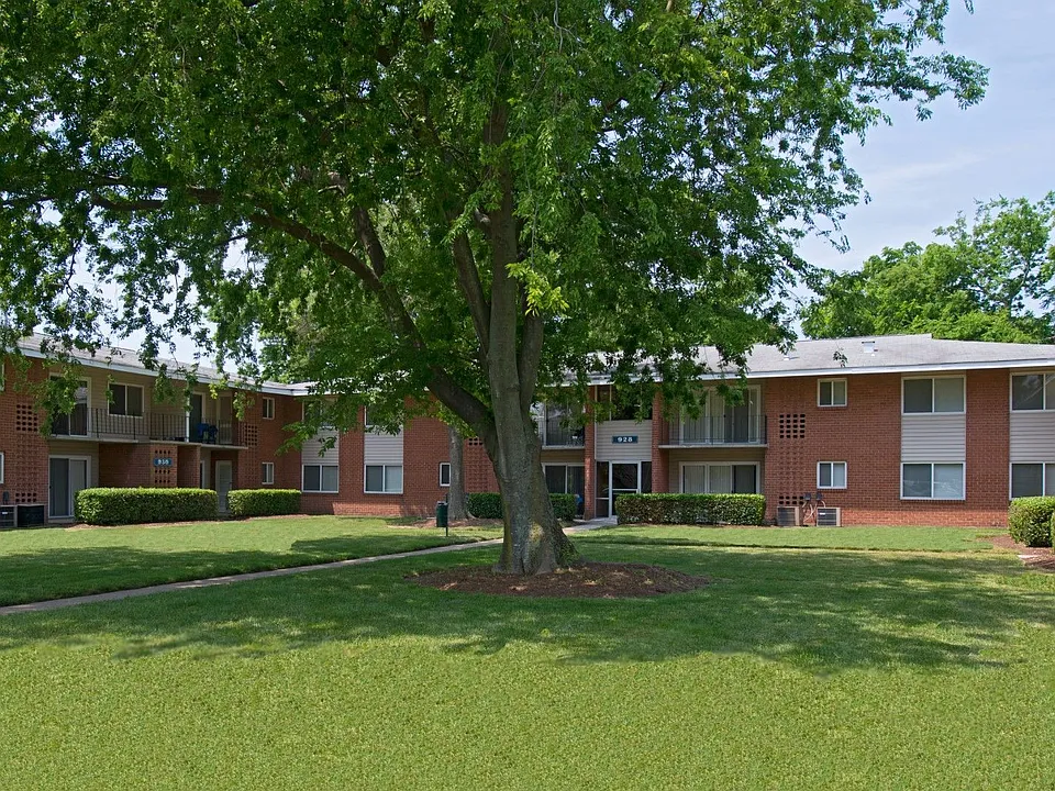 Colony Point Apartments