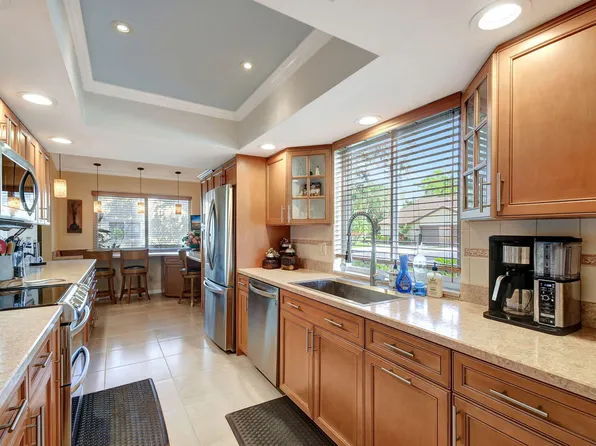 147 Meander Circle, Royal Palm Beach, FL 33411