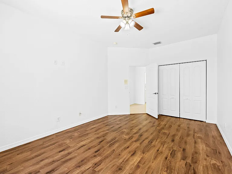 19389 SW 64th St — Photo 11
