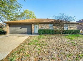 4207 Spring Brook Dr, Arlington, TX 76017