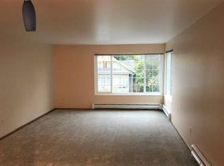 716 N 45th St APT 3, Seattle, WA 98103