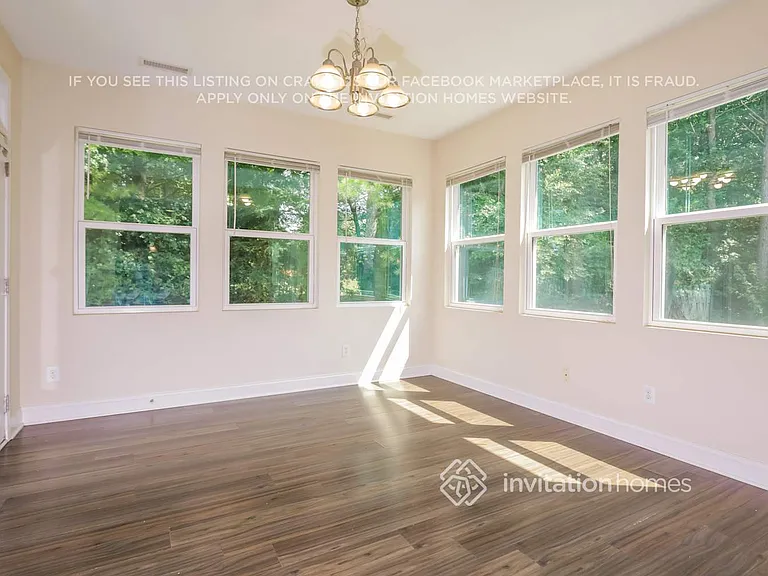404 Ferry Ct — Photo 6