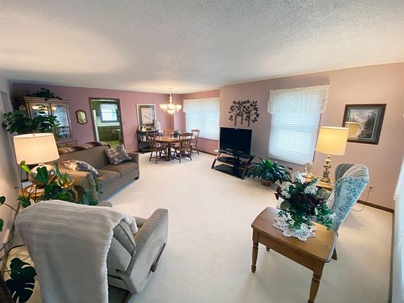 5th image of 701 E Margaret St