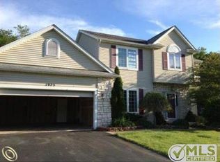 1975 Sundance Rdg, Howell, MI 48843