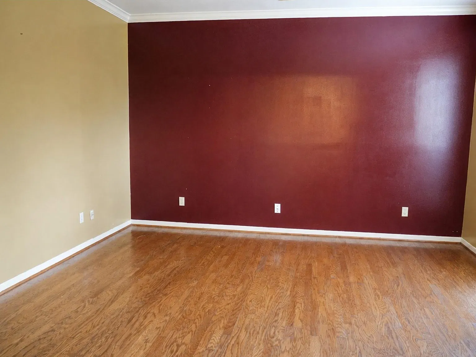 4 bed, 2.5 bath, 2524 sqft, $2,300 — Photo 4
