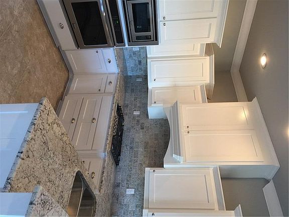 3rd image of 420 Twin Falls Pl