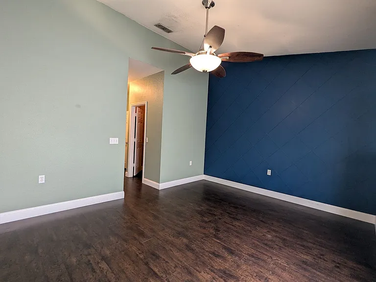 4872 NW 42nd Rd #103 — Photo 34