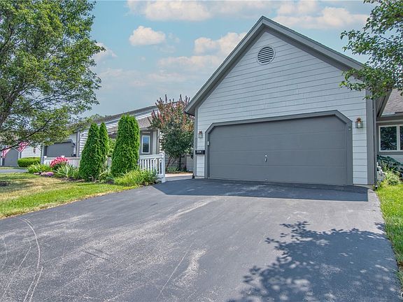 2nd image of 254 Oarlock Cir