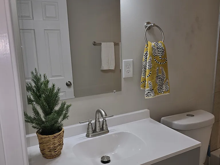 2424 Linden Ave — Photo 7