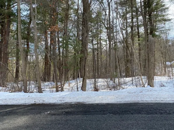 18 Pineswamp Rd, Ipswich, MA 01938