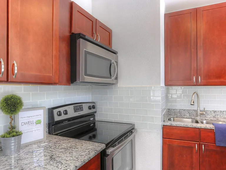 2904 W Estrella St #5 — Photo 17