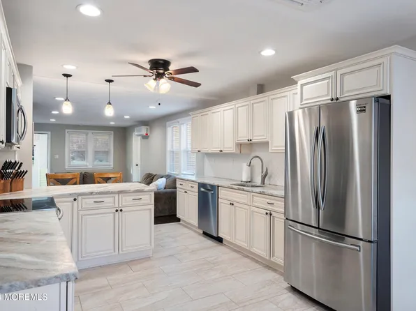 17 Conover Street, Englishtown, NJ 07726