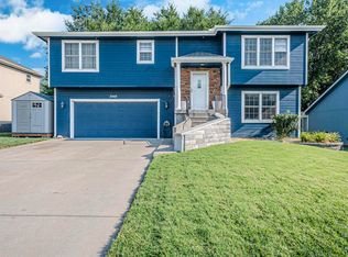 2448 Fox Sparrow Ct, Junction City, KS 66441