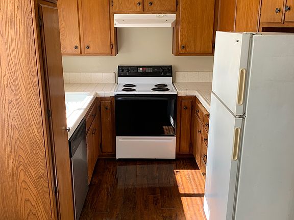 5th image of 4550 Louisiana St APT 16