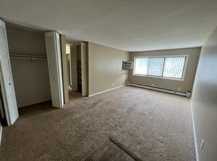 180 Charles St NE #6, Minneapolis, MN 55432