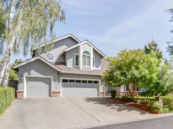 7713 S Cove Dr, Sacramento, CA 95831