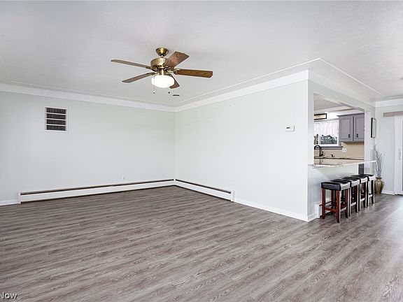 5th image of 5220 Center Rd