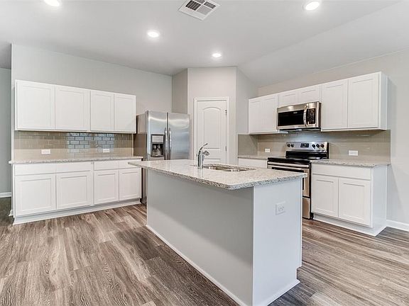 5th image of 8139 Kinslee Ln