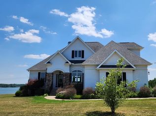 76 River Pointe Dr, Muscle Shoals, AL 35661