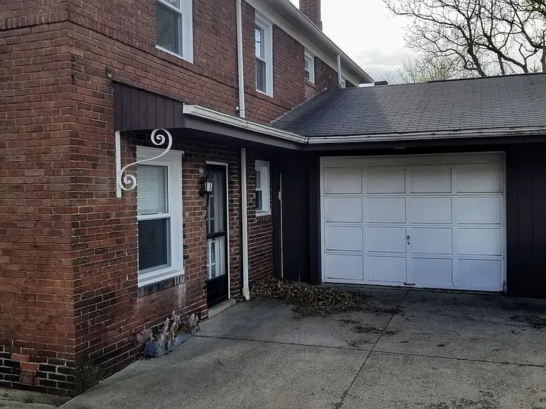 373 Hulton Rd — Photo 9