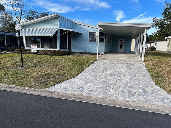 3rd image of 23 Falls Way Dr