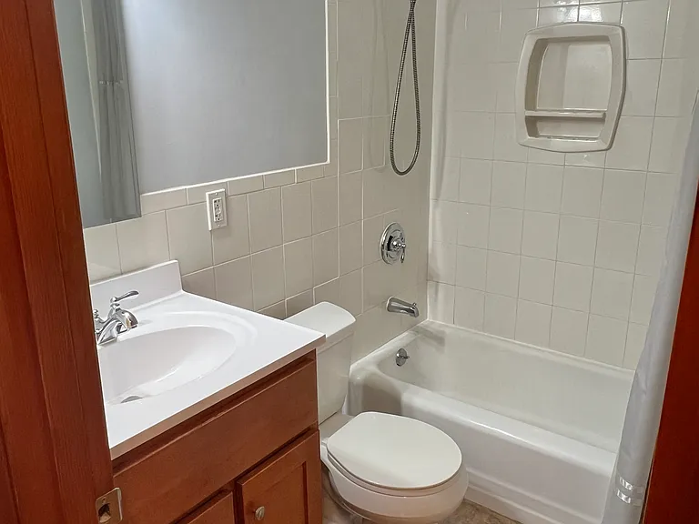 9815 Ridgely Ln — Photo 17