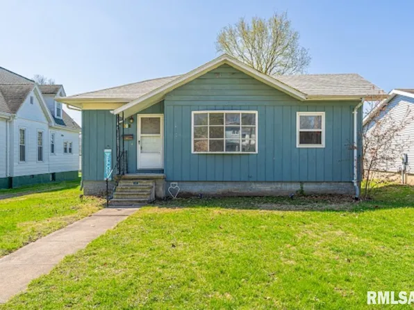 181 9th St, Lincoln, IL 62656