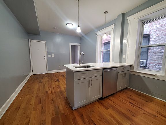 3rd image of 147 Wilkinson Ave APT 3