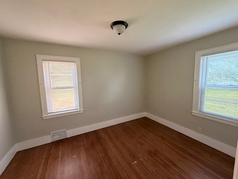 2431 Prast Blvd — Photo 9