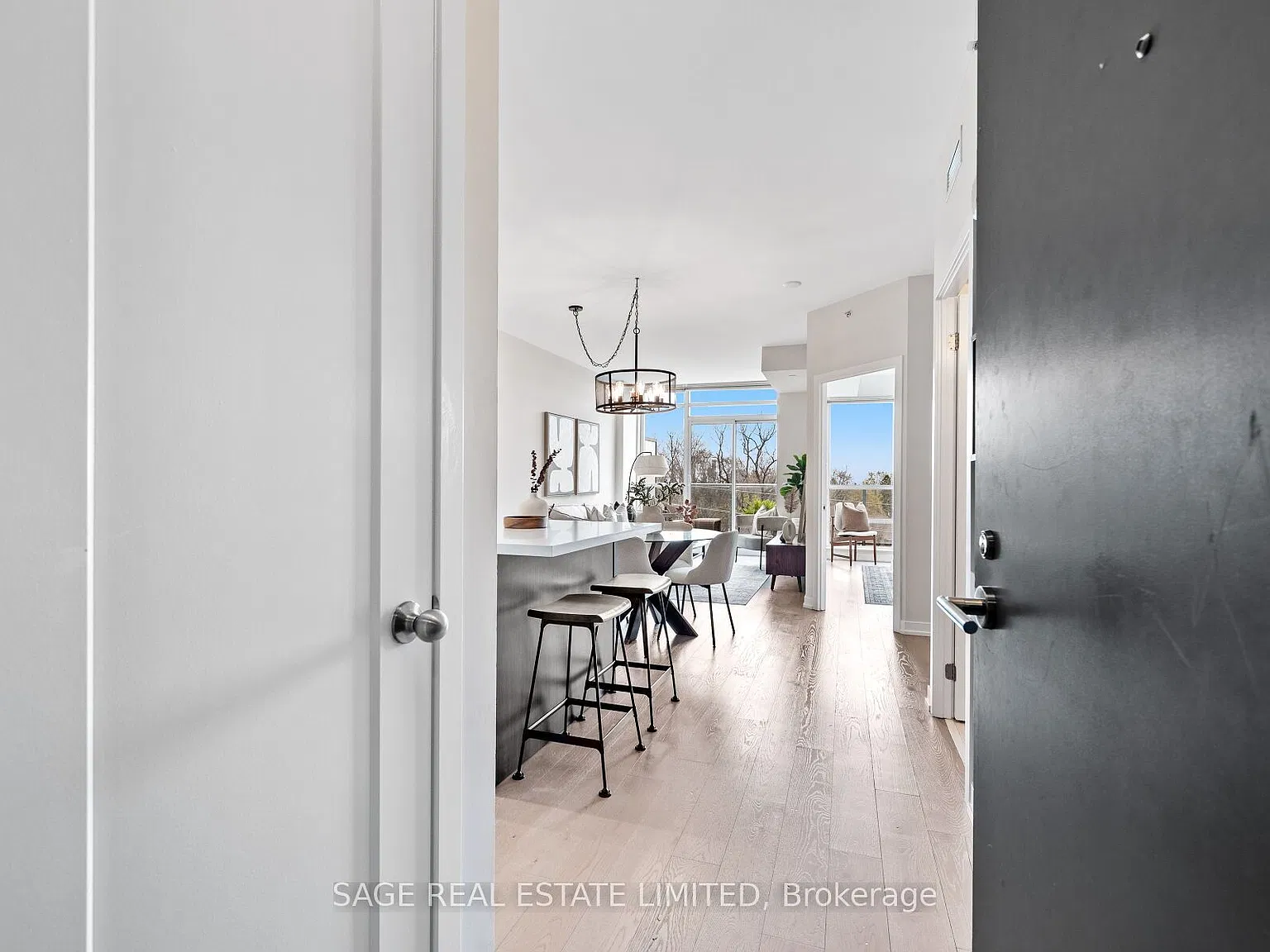 2 bed, $2,595 — Photo 2