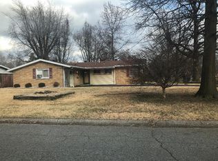 600 N 43rd St, Belleville, IL