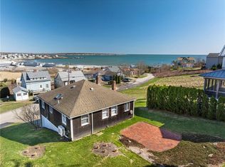 37 Conanicut Rd, Narragansett, RI 02882