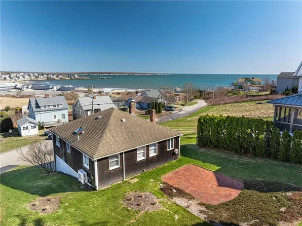 37 Conanicut Rd, Narragansett, RI 02882