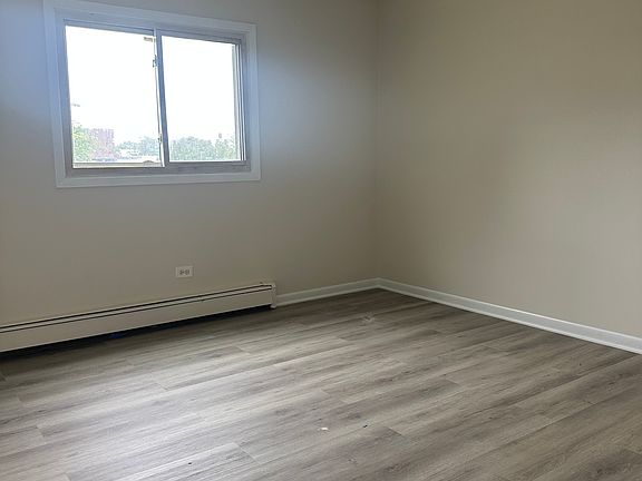 5th image of 1281 Abbott Dr APT 2E