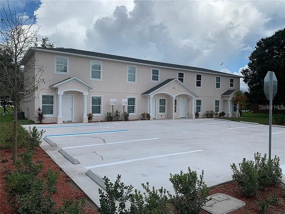 210 Majors Ln #D