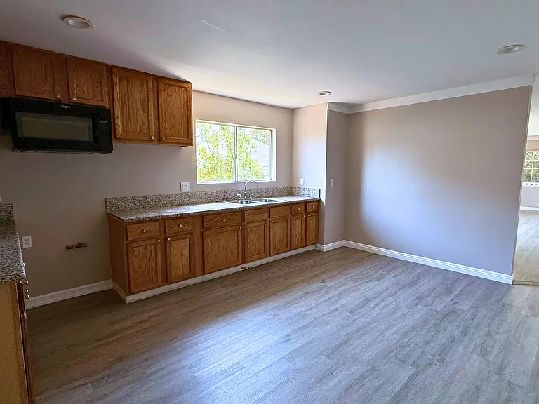 1542 Ricardo St #A — Photo 29