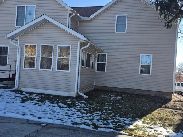 353 S Ludington St, Columbus, WI 53925