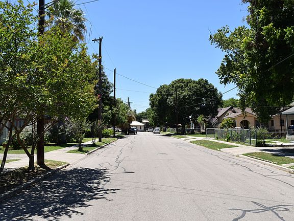 5th image of 230 Ray Ave